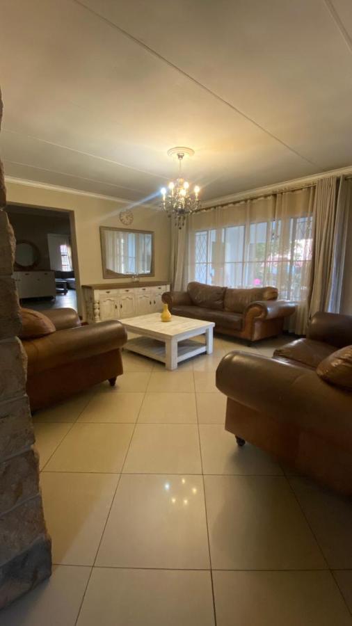 Entire 4 Bedroom House In Midrand, Johannesburg Randjesfontein Exterior foto